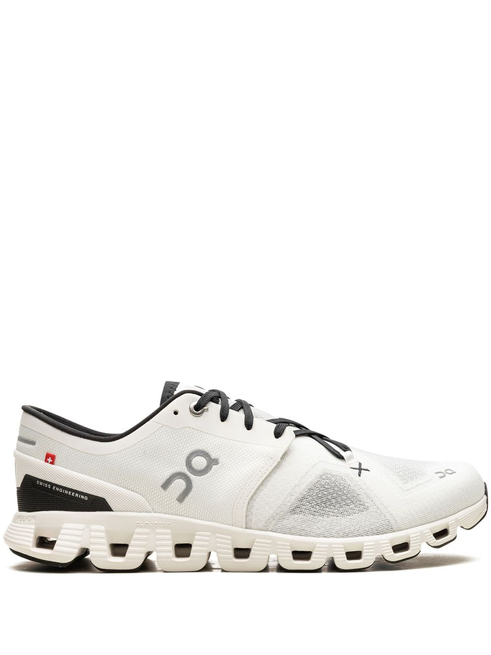 On Running tenis Cloud X 3 Black / White