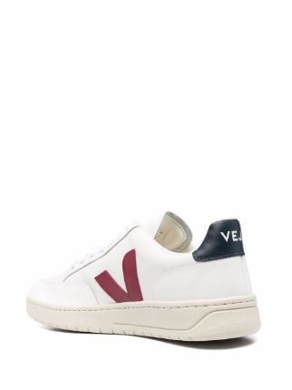 VEJA V-12 Cuero Extra Blanco / Rojo / Azul