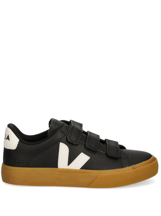 VEJA Recife Chromefree Leather Black / White